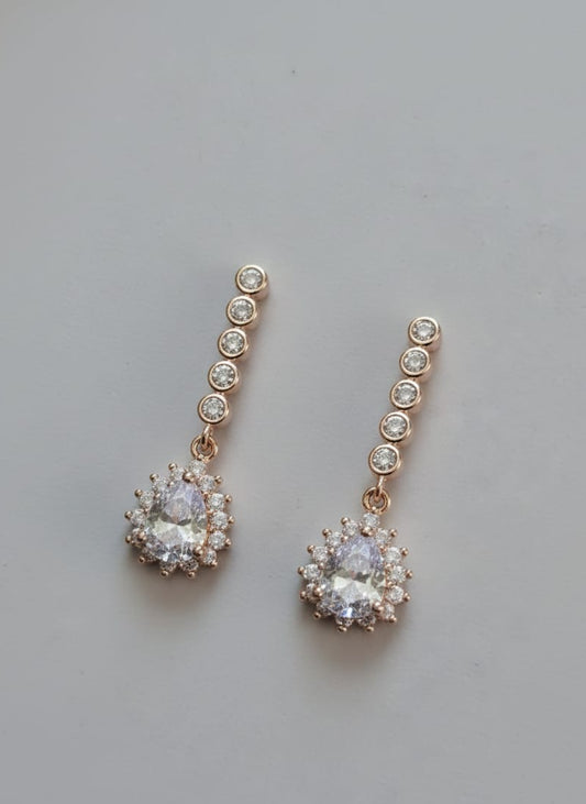 The Vintage-Inspired Compass Medallion